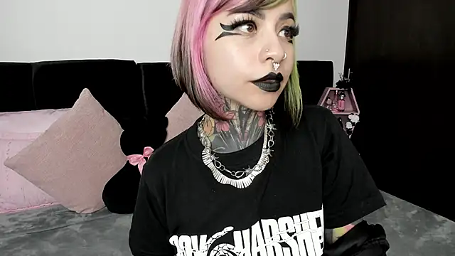 NikkiRamone online show from 01/24/25, 06:04