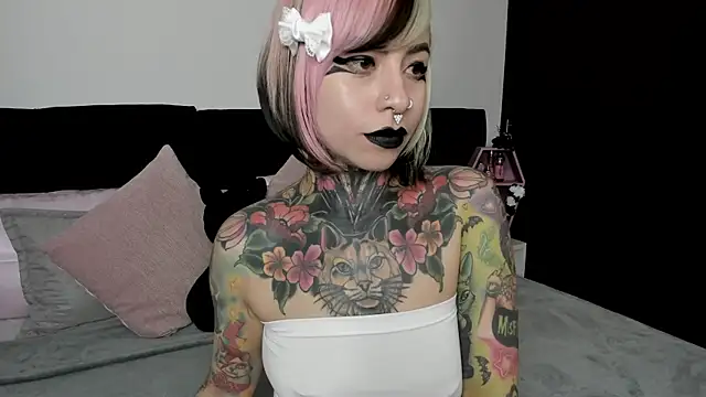 NikkiRamone online show from 01/28/25, 11:49