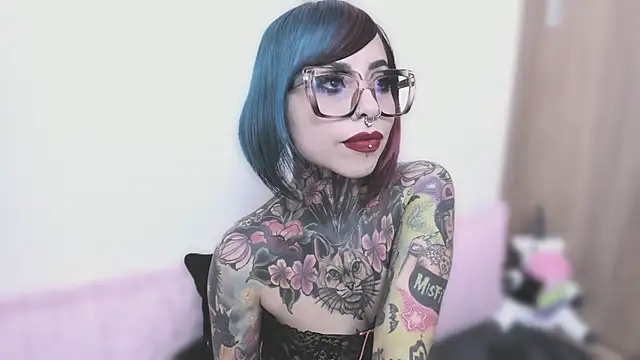 NikkiRamone online show from 09/24/25, 10:46