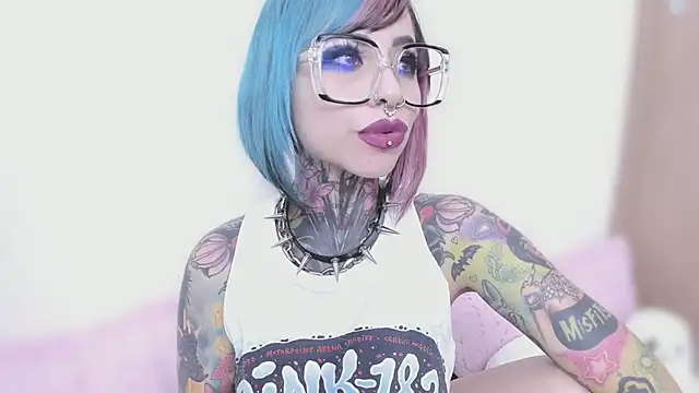 NikkiRamone online show from 09/30/25, 12:59