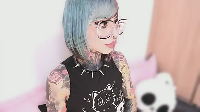 NikkiRamone online show from 10/06/25, 10:18