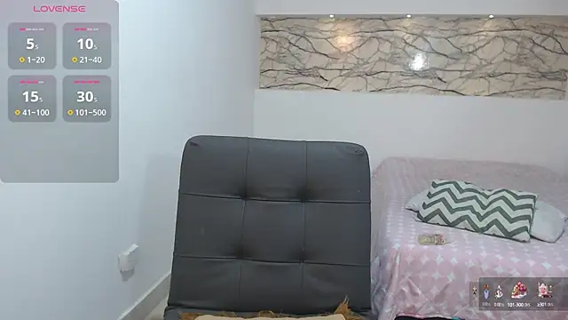 Snapshot of AdaCook2 chatting on 12/28/24, 10:34 AdaCook2 online show from 12/28/24, 10:34