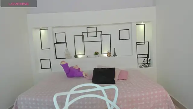 Snapshot of AdaCook2 chatting on 02/18/25, 08:14 AdaCook2 online show from 02/18/25, 08:14