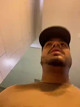 Snapshot of thiagowes chatting on 05/01/26, 05:17 thiagowes online show from 05/01/26, 05:17