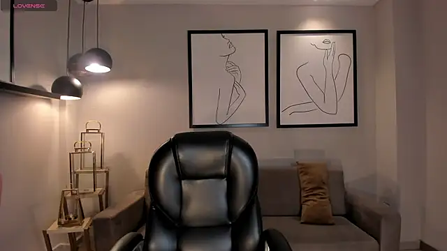 RebeccaHudson online show from 12/17/25, 08:04