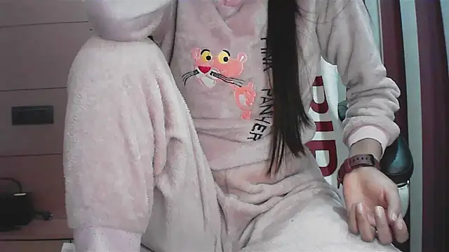 collage hoty online show from 12/15/25, 04:55