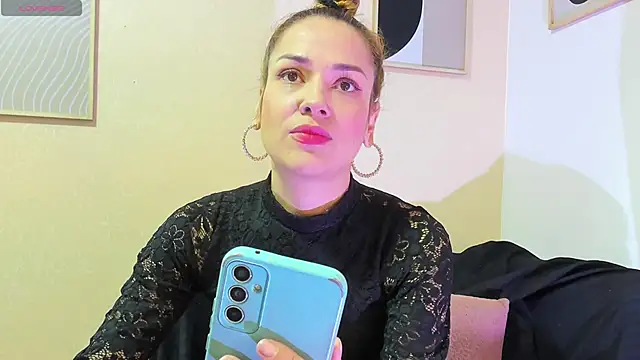 camilawm19 online show from 03/20/25, 12:51