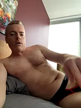 Snapshot of Gingerbushguy chatting on 11/02/25, 07:49 Gingerbushguy online show from 11/02/25, 07:49