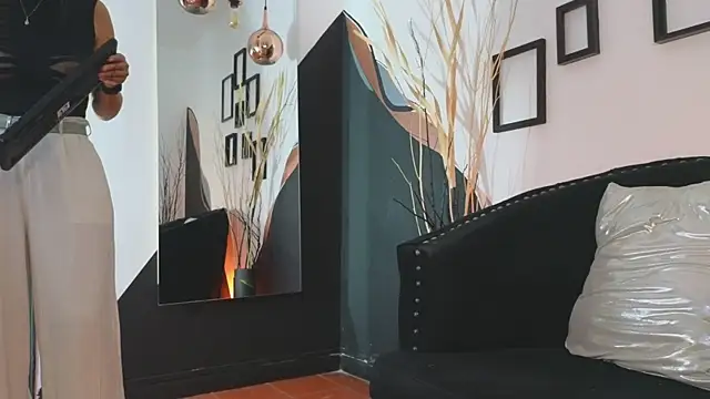 Snapshot of almaa_18 chatting on 02/27/25, 04:52 almaa 18 online show from 02/27/25, 04:52