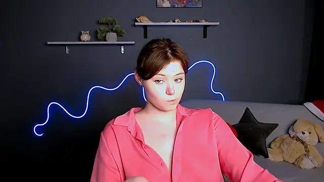 nikole kitt online show from 02/09/25, 02:17