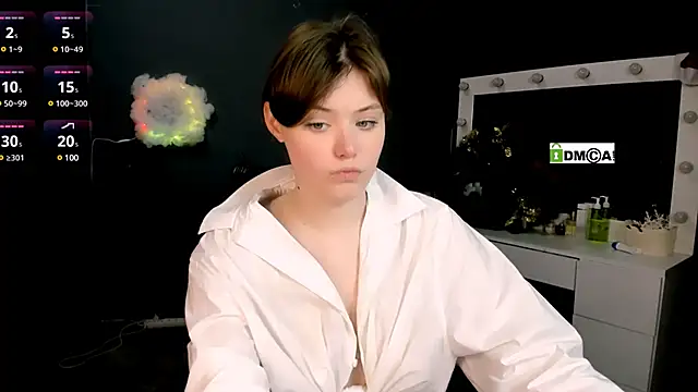 nikole kitt online show from 02/11/25, 04:44