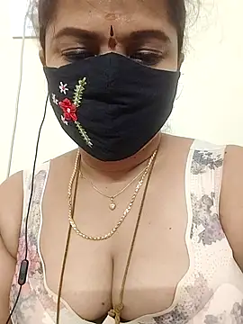 gaurika18 online show from 09/14/25, 12:04