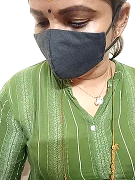 gaurika18 online show from 10/09/25, 12:58