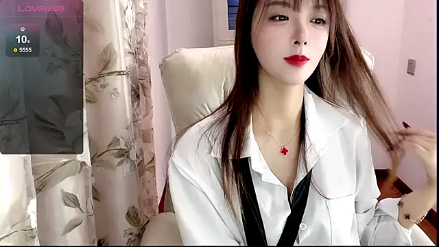 Snapshot of NINIbaby-99 chatting on 01/19/25, 09:33 NINIbaby-99 online show from 01/19/25, 09:33