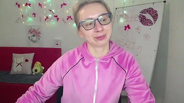 Snapshot of VasilisaSii chatting on 05/04/26, 05:14 VasilisaSii online show from 05/04/26, 05:14