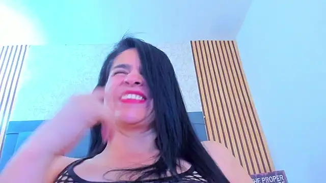 candela collinss online show from 12/05/24, 12:11