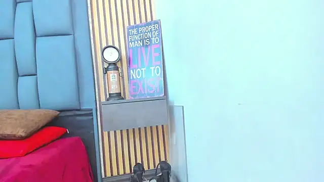 candela collinss online show from 01/04/25, 03:28