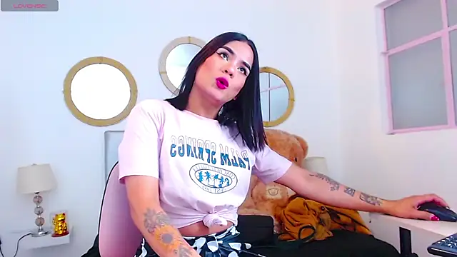 Snapshot of zoe_hecate_sexx chatting on 10/30/25, 10:10 zoe hecate sexx online show from 10/30/25, 10:10