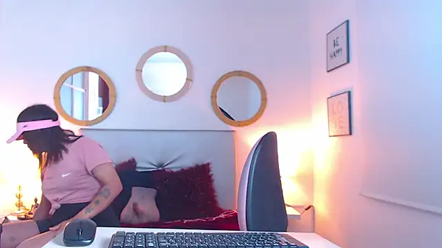 Snapshot of zoe_hecate_sexx chatting on 02/04/26, 11:05 zoe hecate sexx online show from 02/04/26, 11:05