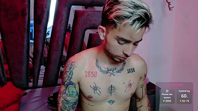 Snapshot of AliceandMax chatting on 02/22/25, 07:36 AliceandMax online show from 02/22/25, 07:36