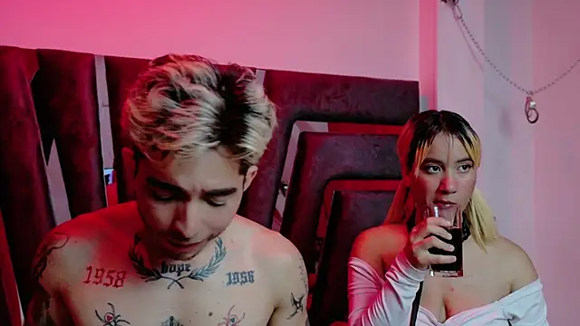 Snapshot of AliceandMax chatting on 03/13/25, 05:50 AliceandMax online show from 03/13/25, 05:50