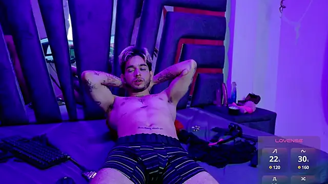 Snapshot of AliceandMax chatting on 03/20/25, 05:15 AliceandMax online show from 03/20/25, 05:15