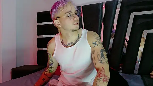 AliceandMax online show from 01/15/26, 01:26