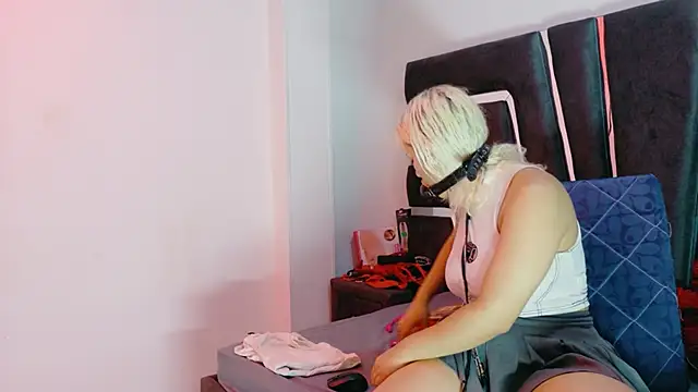 AliceandMax online show from 02/18/26, 01:29