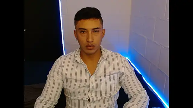 Snapshot of Davixx258 chatting on 02/19/25, 08:20 Davixx258 online show from 02/19/25, 08:20