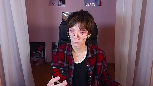 Snapshot of TommieH chatting on 02/05/25, 05:30 TommieH online show from 02/05/25, 05:30