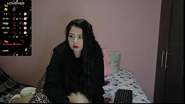Snapshot of bellah_rose_squirt chatting on 07/07/26, 04:15 bellah rose squirt online show from 07/07/26, 04:15
