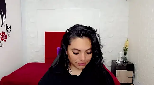 Snapshot of Scarlet_Magics chatting on 12/06/24, 06:39 Scarlet Magics online show from 12/06/24, 06:39