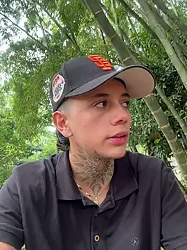 Snapshot of _PhillipBrown chatting on 12/05/24, 12:22 PhillipBrown online show from 12/05/24, 12:22