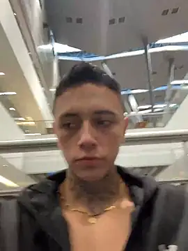 Snapshot of _PhillipBrown chatting on 02/04/25, 12:00 PhillipBrown online show from 02/04/25, 12:00