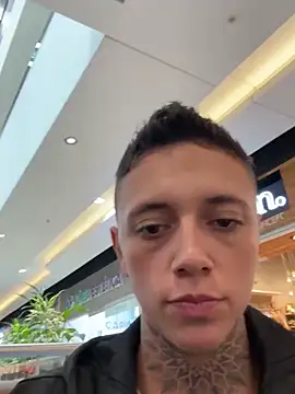 Snapshot of _PhillipBrown chatting on 02/04/25, 03:04 PhillipBrown online show from 02/04/25, 03:04