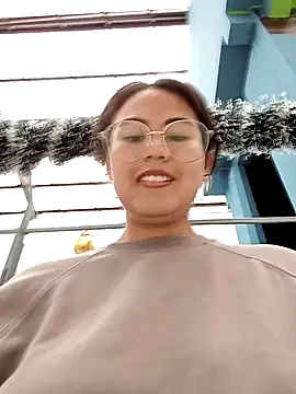 lara moon25 online show from 01/05/25, 08:21