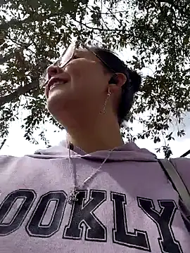 lara moon25 online show from 10/29/25, 07:37