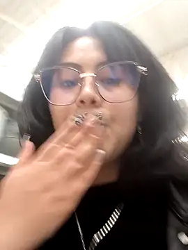 lara moon25 online show from 11/03/25, 07:04