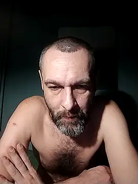 Snapshot of Andrzej-M chatting on 12/19/25, 09:22 Andrzej-M online show from 12/19/25, 09:22