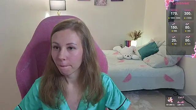 Lill Mary online show from 10/17/25, 03:10