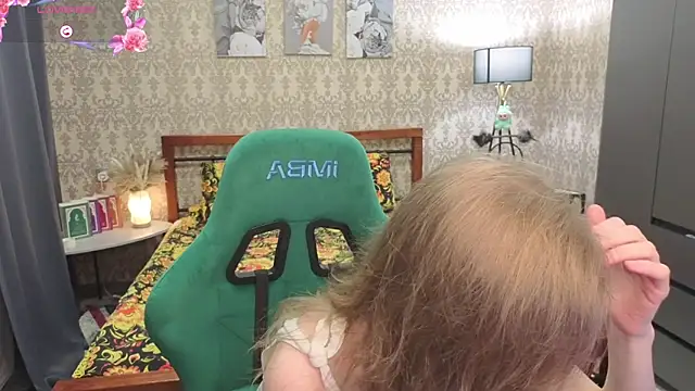 Lill Mary online show from 03/13/26, 01:45