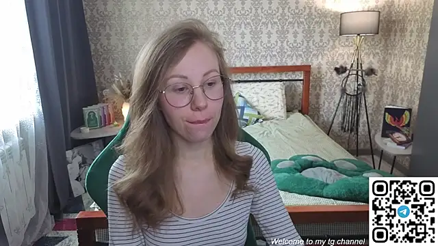 Lill Mary online show from 04/23/26, 02:24