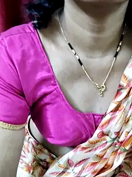 anuradha1432 online show from 11/10/25, 12:59