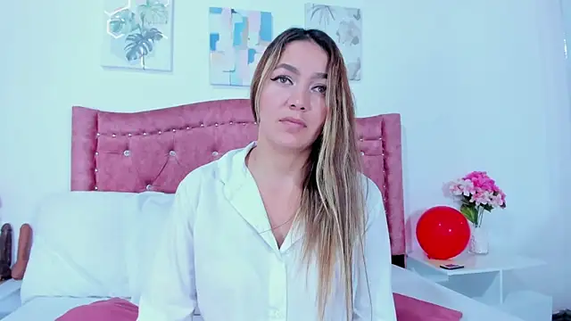 Mia Malkovaa  online show from 01/18/25, 04:10