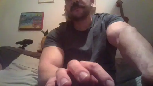 Snapshot of Mclozzz chatting on 02/14/26, 05:04 Mclozzz online show from 02/14/26, 05:04