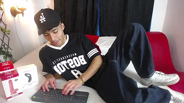 dylan fun18 online show from 02/06/25, 06:24