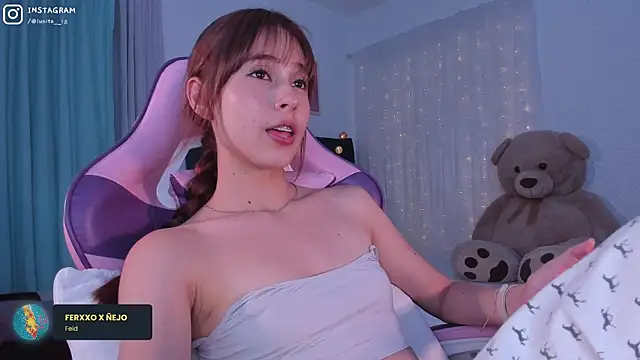 Snapshot of alice_guerin_ chatting on 03/23/25, 07:42 alice guerin  online show from 03/23/25, 07:42