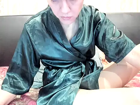 Snapshot of Cookiecutey chatting on 03/11/25, 05:57 Cookiecutey online show from 03/11/25, 05:57