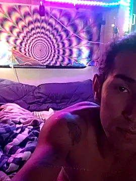 LargeDominoes online show from 04/22/26, 05:47