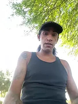 Snapshot of LargeDominoes chatting on 07/07/26, 01:37 LargeDominoes online show from 07/07/26, 01:37